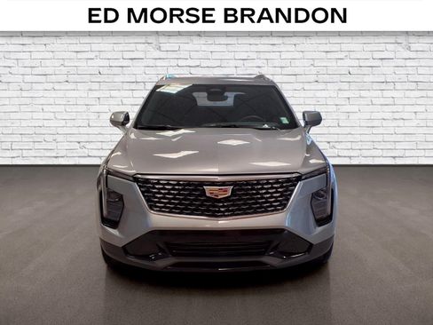 Used 2024 Cadillac XT4 Premium Luxury w/ Technology Package FWD image 7