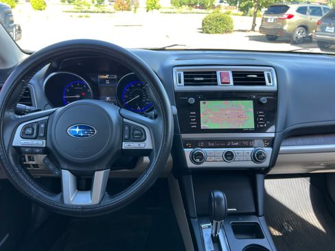 Used 2017 Subaru Outback 2.5i Limited AWD/4WD image 20