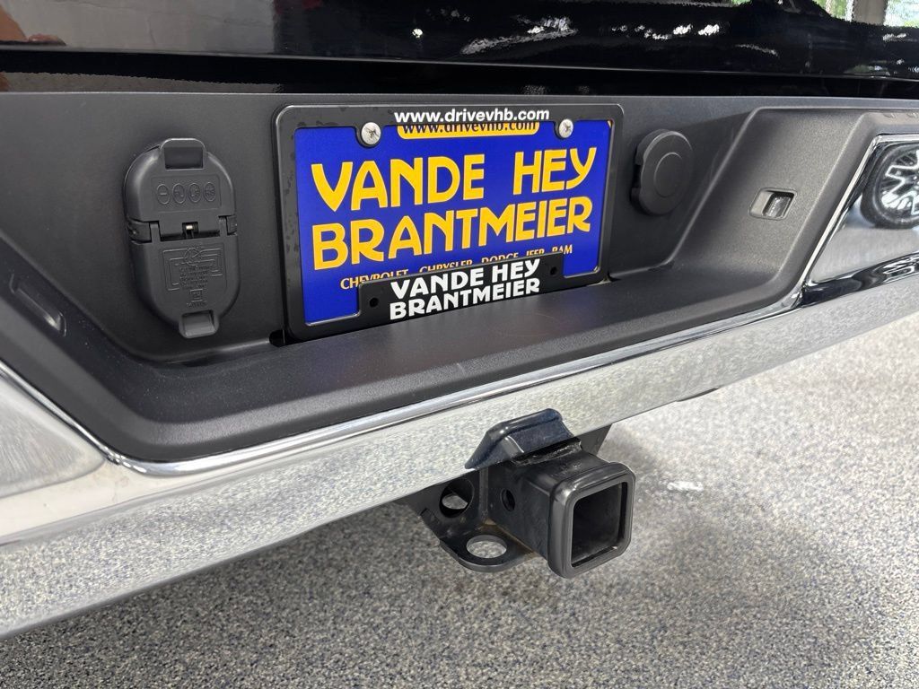 Used 2024 Chevrolet Silverado 1500 LT AWD/4WD image 40