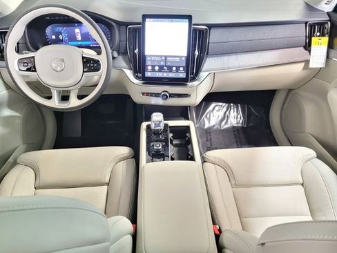 New 2026 Volvo XC90 B6 Ultra w/ Protection Package AWD/4WD image 13