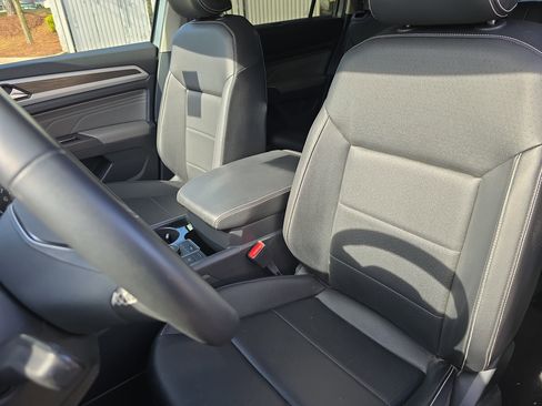 Used 2023 Volkswagen Atlas SE image 17