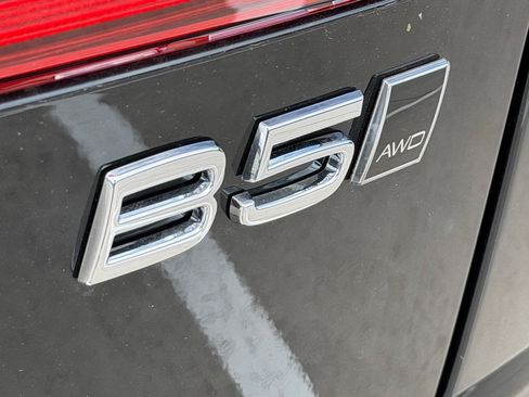 New 2026 Volvo XC60 B5 Ultra w/ Protection Package Premier AWD/4WD image 9