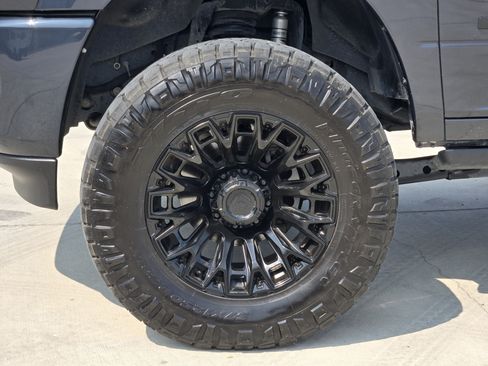 Used 2025 RAM 2500 Laramie AWD/4WD image 14