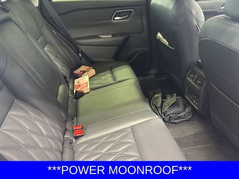 Certified 2024 Nissan Rogue Platinum w/ Platinum Premium Package FWD image 4