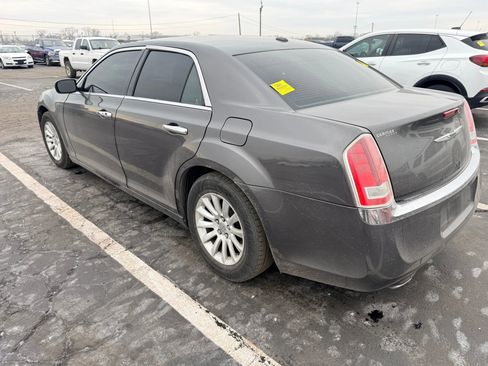 Used 2014 Chrysler 300 image 4