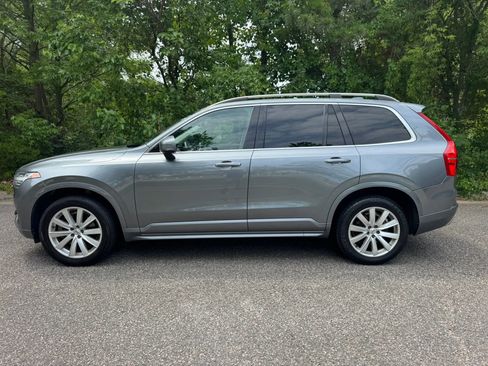 Used 2019 Volvo XC90 T6 Momentum AWD/4WD image 2