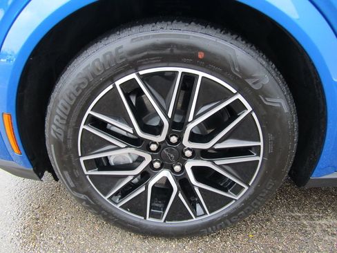 Used 2025 Ford Mustang Mach-E Premium image 11