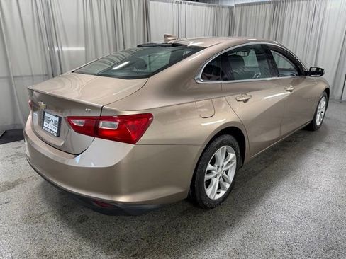 Used 2018 Chevrolet Malibu LT FWD image 4