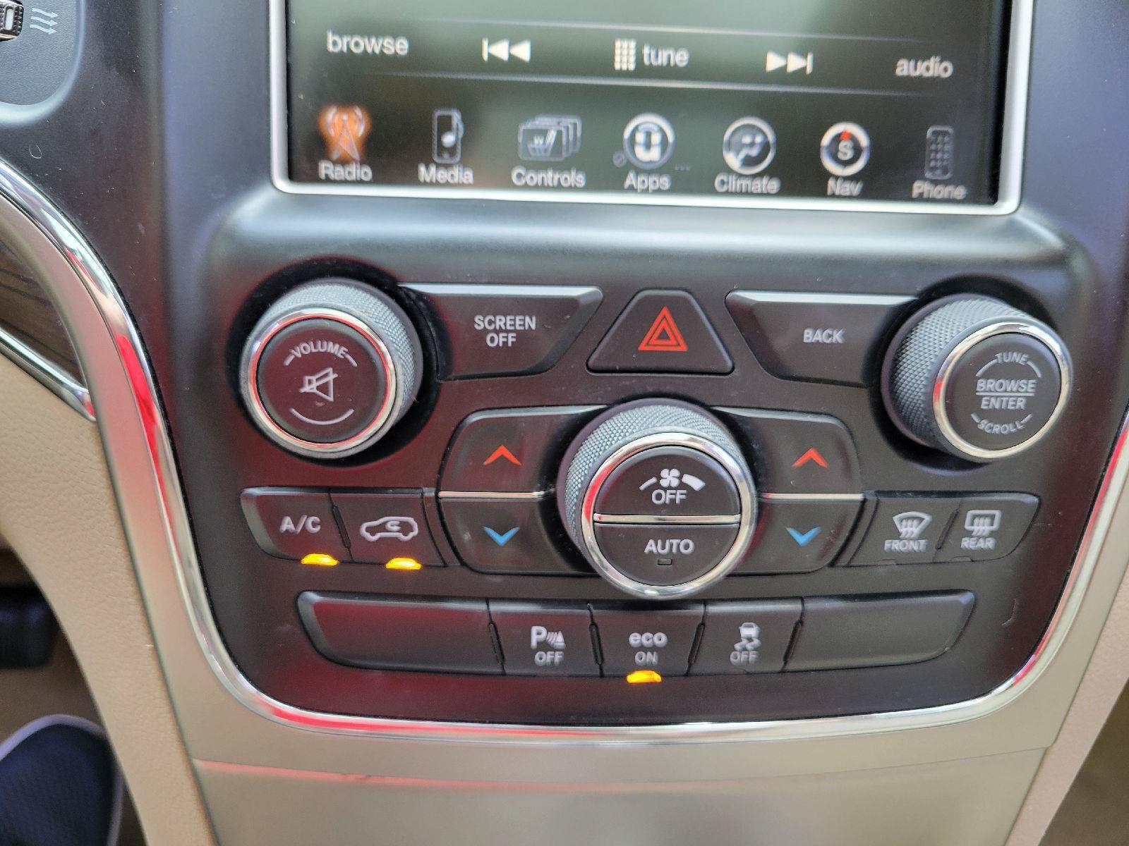 Used 2014 Jeep Grand Cherokee Overland AWD/4WD image 22