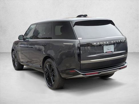 New 2026 Land Rover Range Rover Long Wheelbase SE image 9