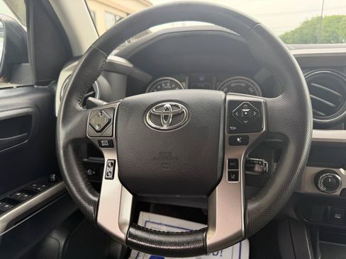 Used 2019 Toyota Tacoma SR5 AWD/4WD image 14