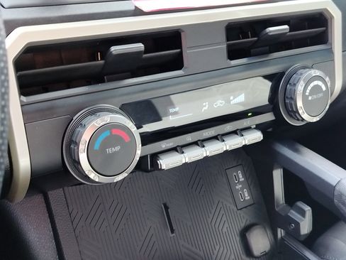 Used 2024 Toyota Tacoma SR image 28