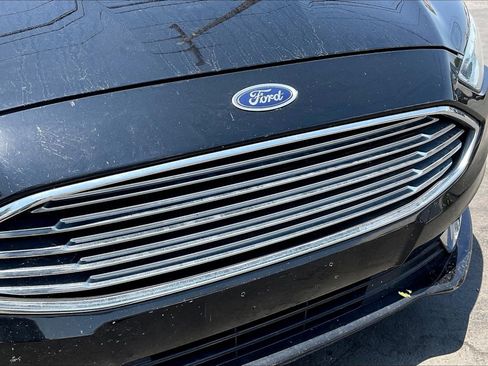 Used 2018 Ford Fusion SE w/ Fusion SE Technology Package FWD image 28