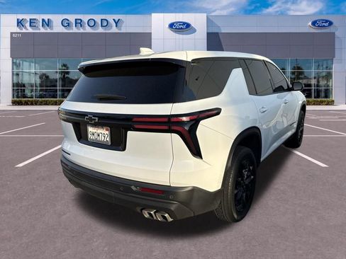 Used 2024 Chevrolet Traverse LS w/ Midnight/Sport Edition FWD image 4