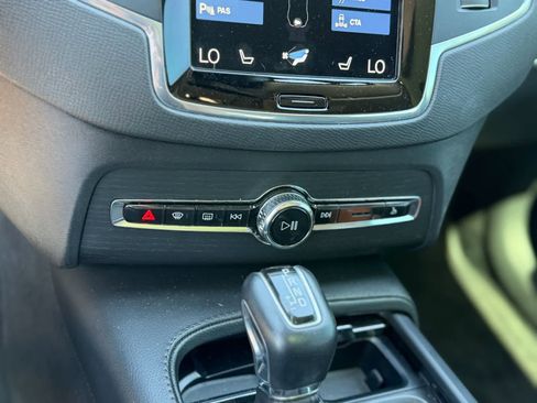 Used 2020 Volvo XC90 T5 Momentum w/ Protection Package Premier AWD/4WD image 13