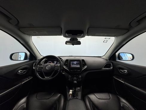 Used 2019 Jeep Cherokee Latitude Plus image 20