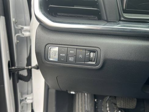 Used 2025 GMC Terrain Elevation w/ Elevation Premium Package AWD/4WD image 13