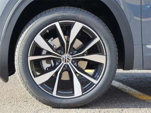 New 2026 Volkswagen Atlas SEL Premium R-Line image 9