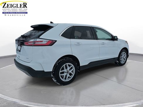 Used 2024 Ford Edge SEL image 5