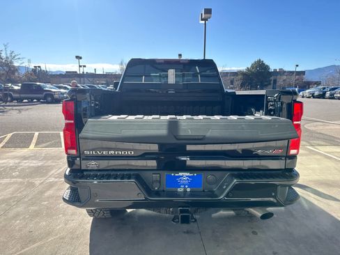 Used 2025 Chevrolet Silverado 2500 ZR2 image 38