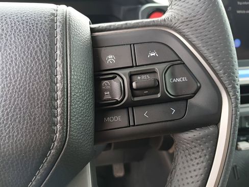 Used 2025 Toyota Tacoma TRD Off-Road AWD/4WD image 22
