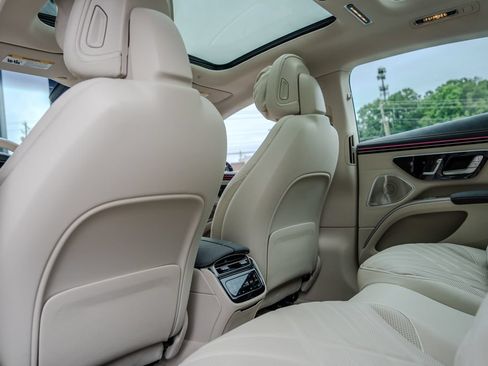 Used 2023 Mercedes-Benz EQS 580 4MATIC Sedan image 23