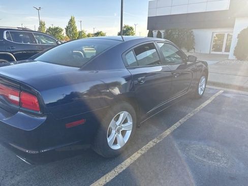 Used 2014 Dodge Charger SE w/ Connectivity Group RWD image 2