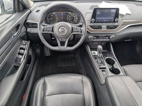 Used 2020 Nissan Altima 2.5 Platinum FWD image 10