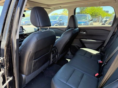 Used 2022 Nissan Rogue SL FWD image 11