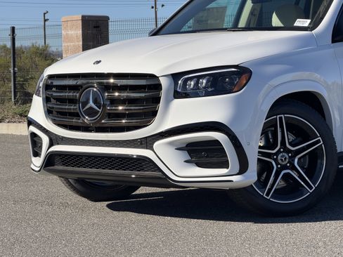 New 2026 Mercedes-Benz GLS 450 4MATIC image 3