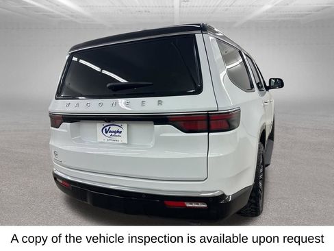 Used 2023 Jeep Wagoneer 4WD w/ Premium Group I image 10