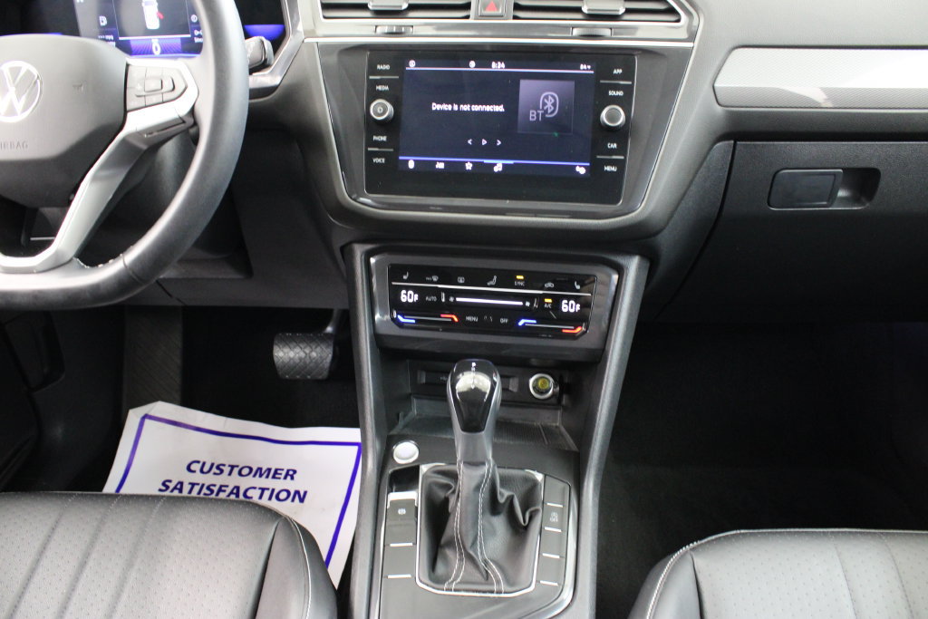 Certified 2022 Volkswagen Tiguan SE FWD image 20
