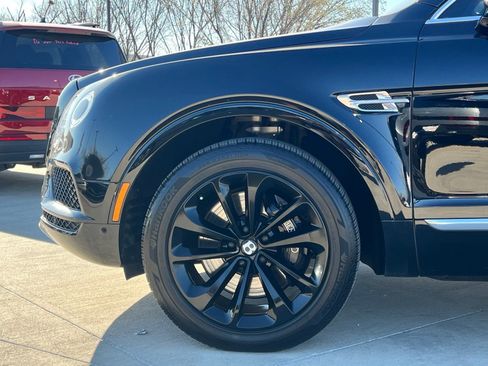 Used 2019 Bentley Bentayga image 8