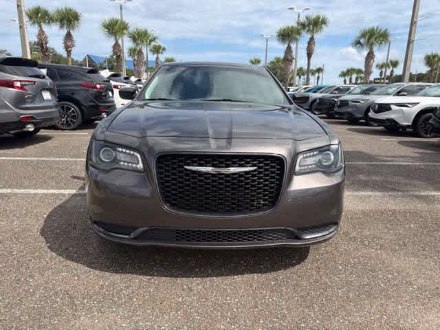 Used 2019 Chrysler 300 Touring w/ Sport Appearance Package RWD image 4