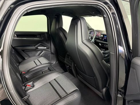 Certified 2026 Porsche Cayenne S AWD/4WD image 17
