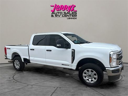 Used 2024 Ford F250 XLT w/ FX4 Off-Road Package image 18