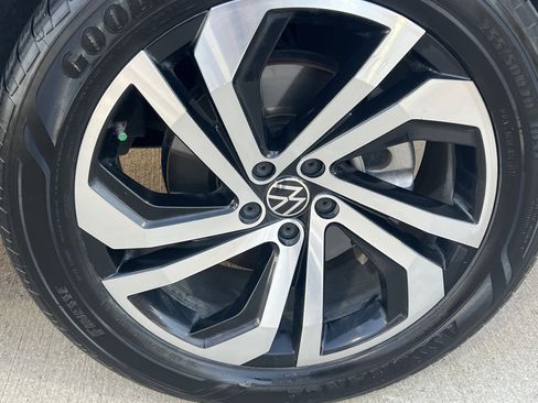 Certified 2022 Volkswagen Atlas SEL image 12