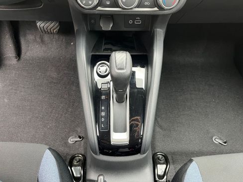 Used 2025 Nissan Versa SV FWD image 39