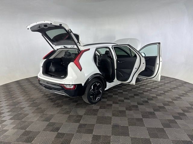 Certified 2023 Kia Niro Wave FWD image 16
