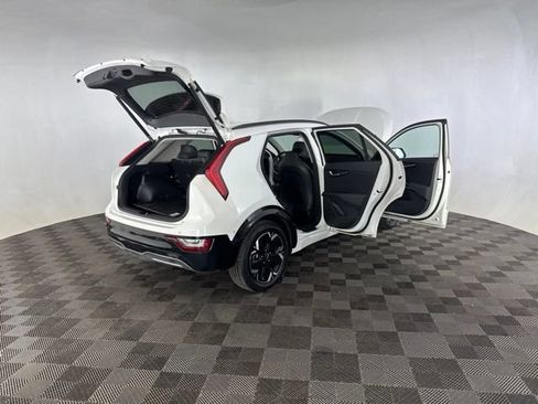 Certified 2023 Kia Niro Wave FWD image 16