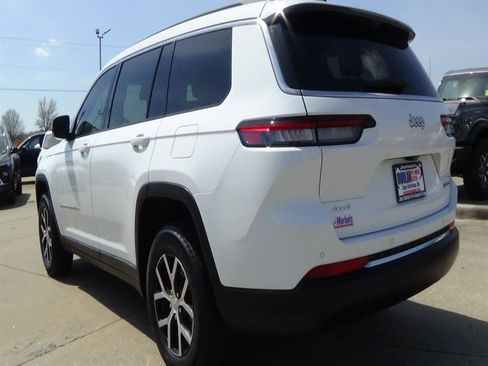 Certified 2024 Jeep Grand Cherokee L Limited w/ Luxury Tech Group II image 8