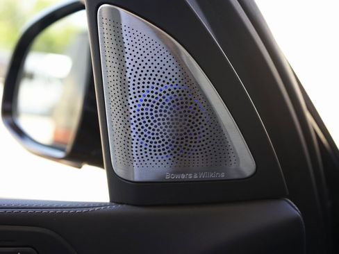 Used 2024 BMW X7 M60i w/ Executive Package image 22