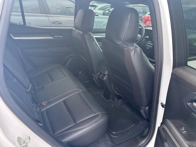 Used 2025 GMC Terrain Elevation w/ Elevation Premium Package AWD/4WD image 21