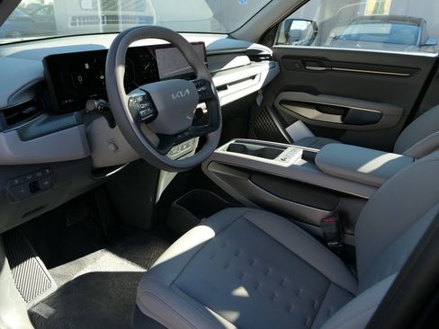 New 2026 Kia EV9 Wind image 8