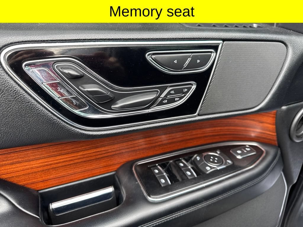 Used 2018 Lincoln Navigator Reserve AWD/4WD image 12