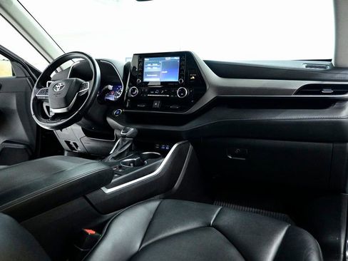 Used 2022 Toyota Highlander XLE image 14