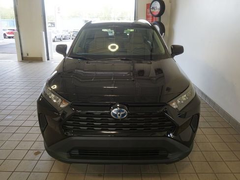 Used 2022 Toyota RAV4 LE AWD/4WD image 12