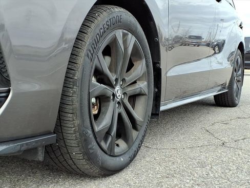 Certified 2022 Toyota Sienna XSE image 8