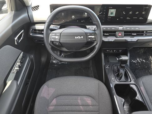 Used 2025 Kia K4 EX FWD image 9
