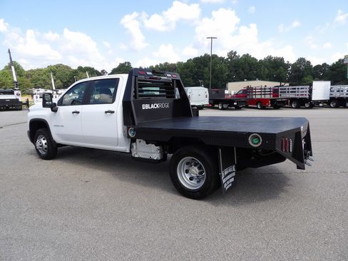 Used 2025 Chevrolet Silverado 3500 W/T AWD/4WD image 4